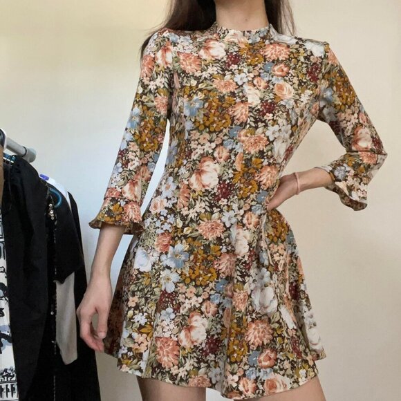 ZARA Dresses & Skirts - ZARA Vintage Floral Print Dress - (Size S) NEW WITH TAG!